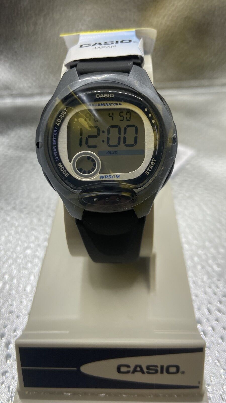 Casio LW-200 Women's Wrist Watch Module 2672 - Original Box included